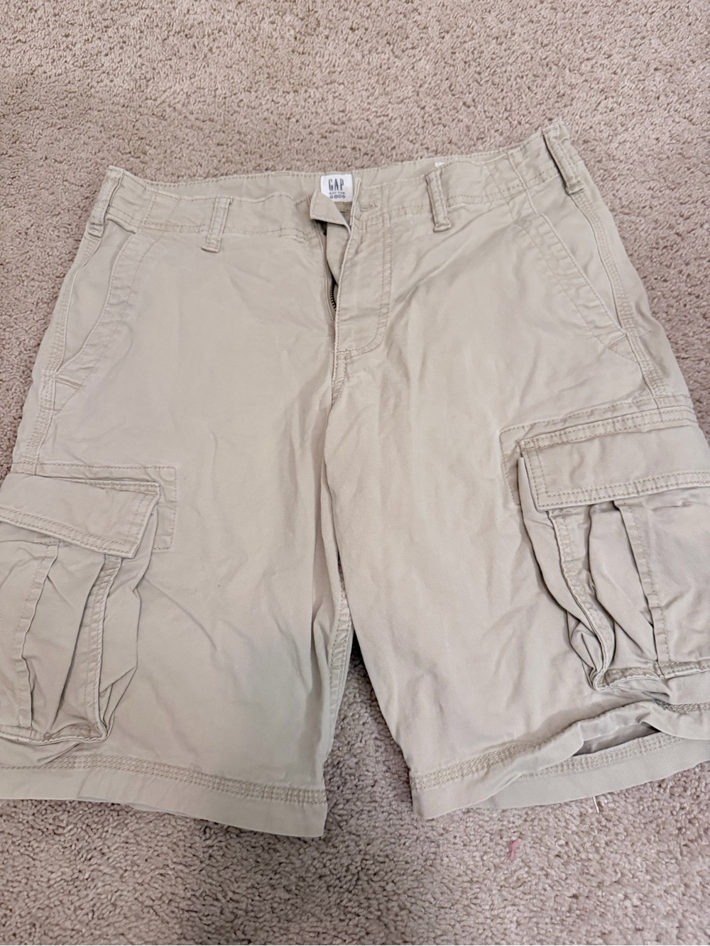 GAP Men’s Light Khaki Cargo Shorts